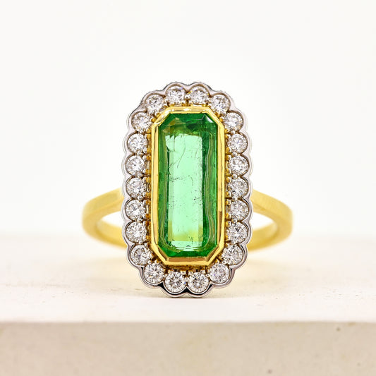 18ct Emerald and Diamond ring