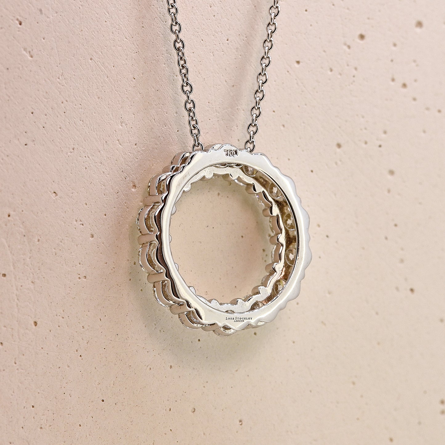 Diamond necklace, diamond circle necklace, white gold and diamond necklace, white gold and diamond circle necklace, 2 carat diamond necklace, 2 carat diamond circle necklace