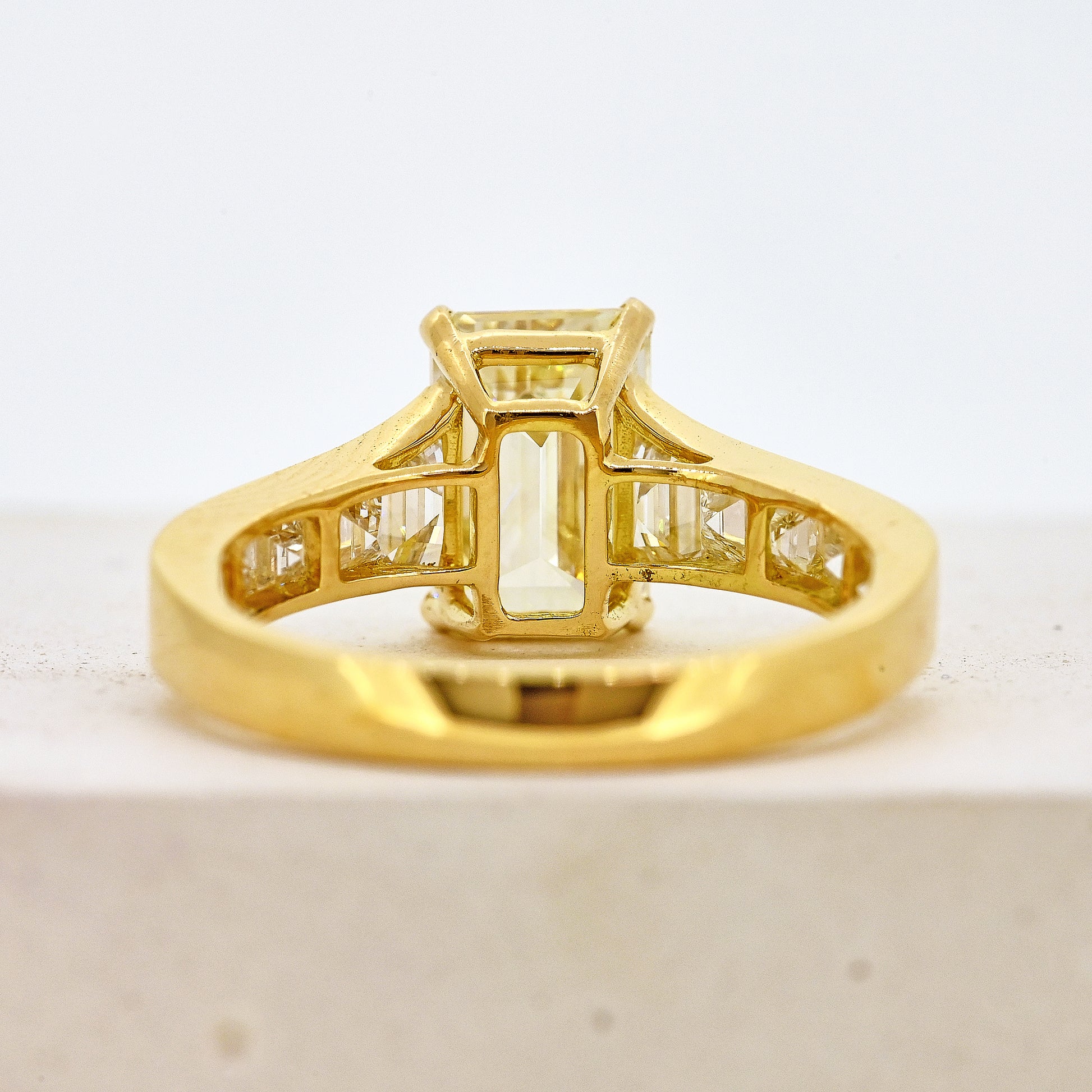 tapering diamond ring diamond set shoulders 18ct diamond ring yellow gold and diamond ring baguette cut diamonds tapering diamonds tapering baguettes