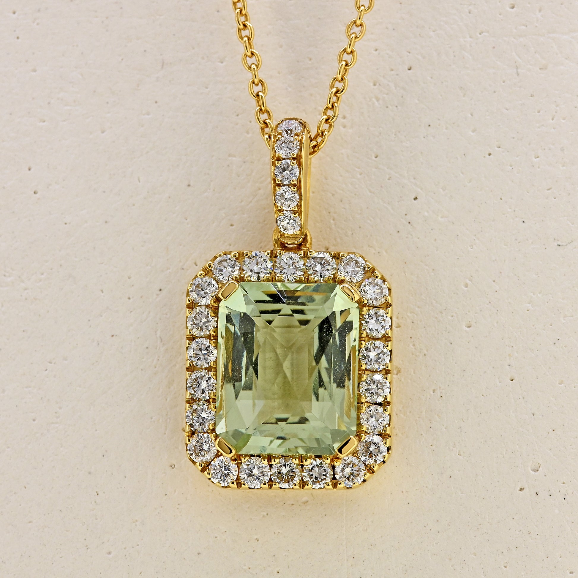 green amethyst necklace, green amethyst and diamond necklace, green amethyst, rectangle amethyst, yellow gold amethyst, gold and green amethyst