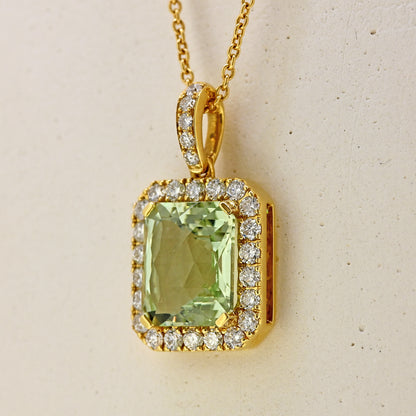 green amethyst necklace, green amethyst and diamond necklace, green amethyst, rectangle amethyst, yellow gold amethyst, gold and green amethyst