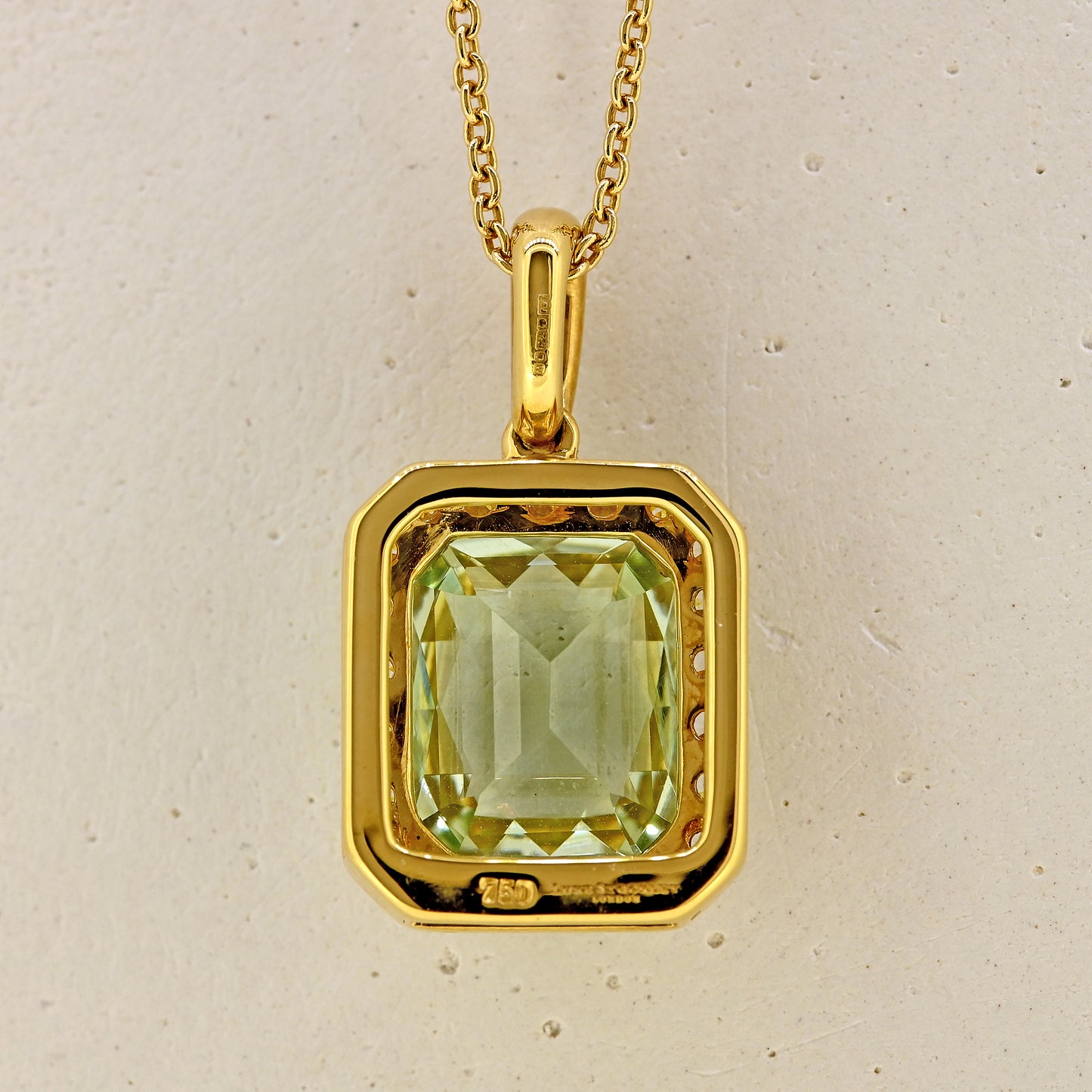 green amethyst necklace, green amethyst and diamond necklace, green amethyst, rectangle amethyst, yellow gold amethyst, gold and green amethyst