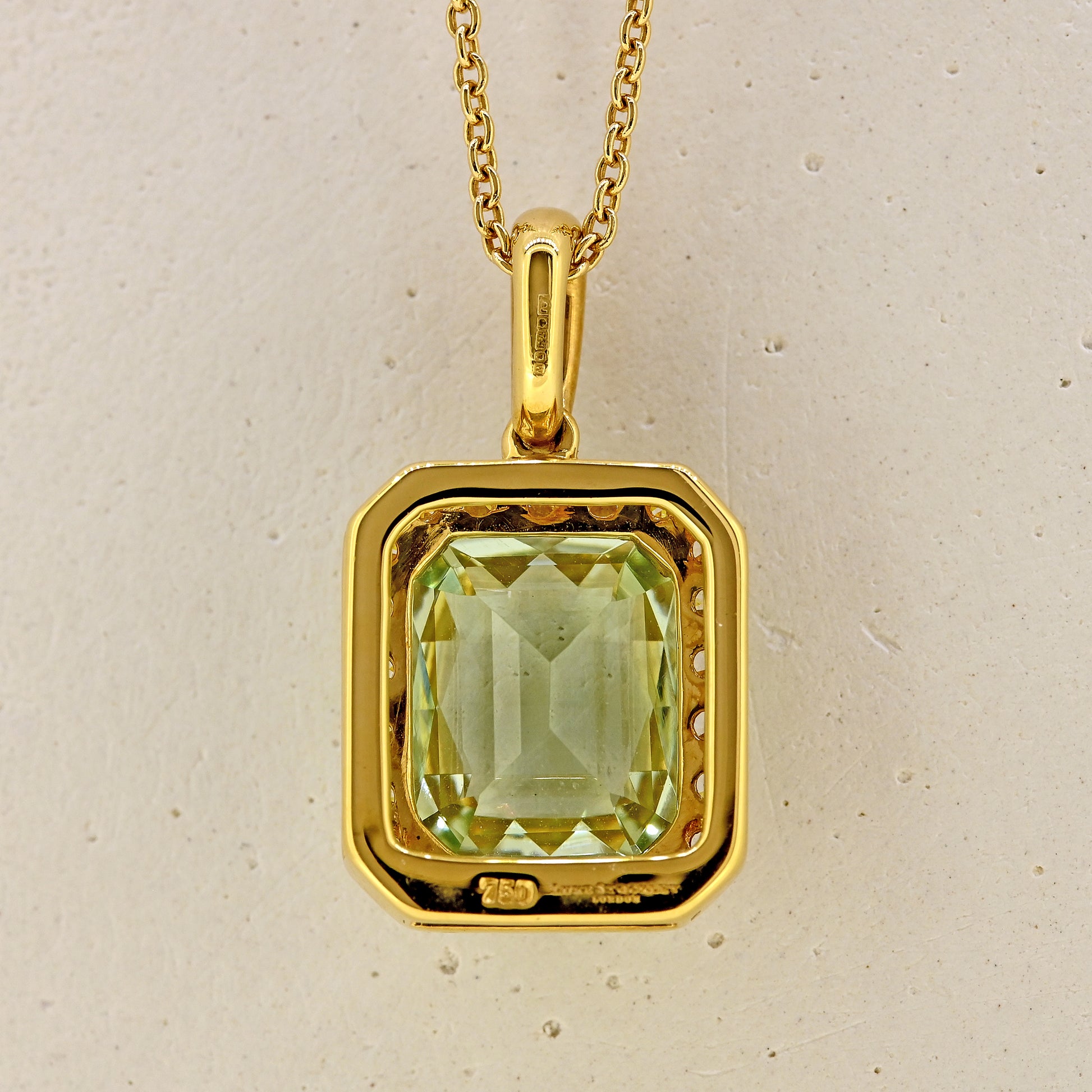 green amethyst necklace, green amethyst and diamond necklace, green amethyst, rectangle amethyst, yellow gold amethyst, gold and green amethyst
