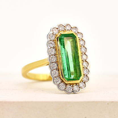 18ct Emerald and Diamond ring