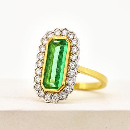 18ct Emerald and Diamond ring